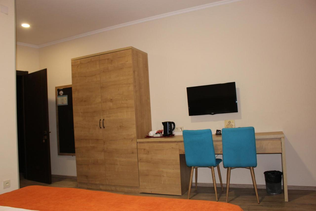 Boutique Hotel 32 Batumi Exterior foto