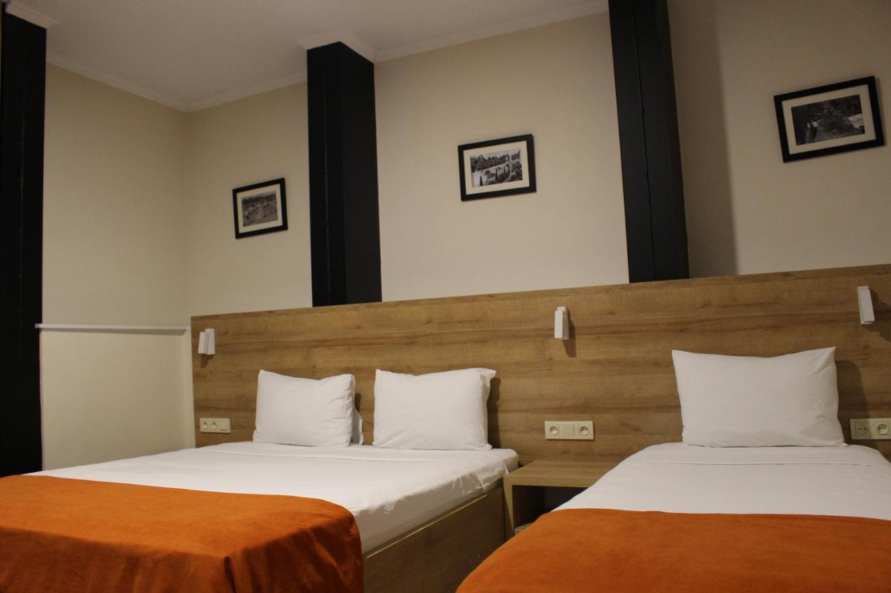 Boutique Hotel 32 Batumi Exterior foto