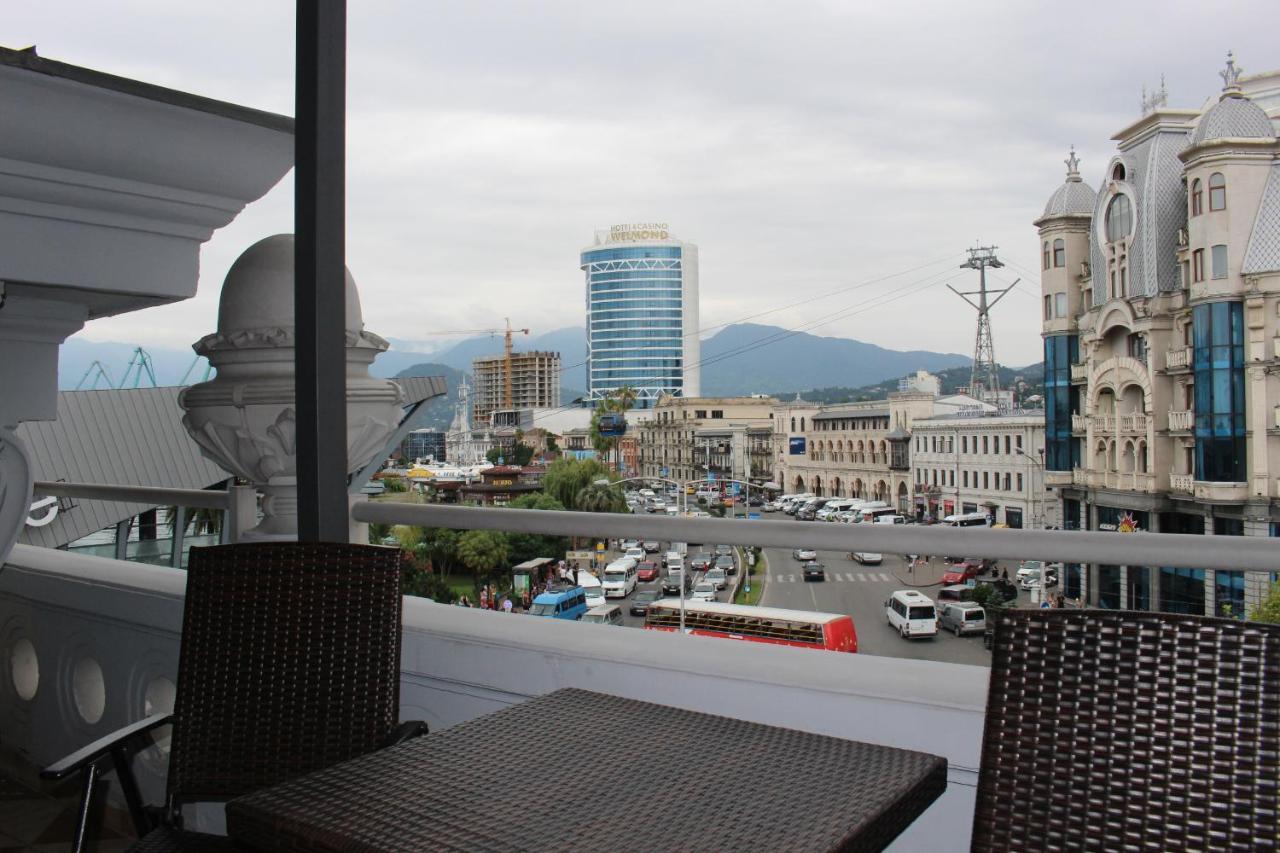 Boutique Hotel 32 Batumi Exterior foto