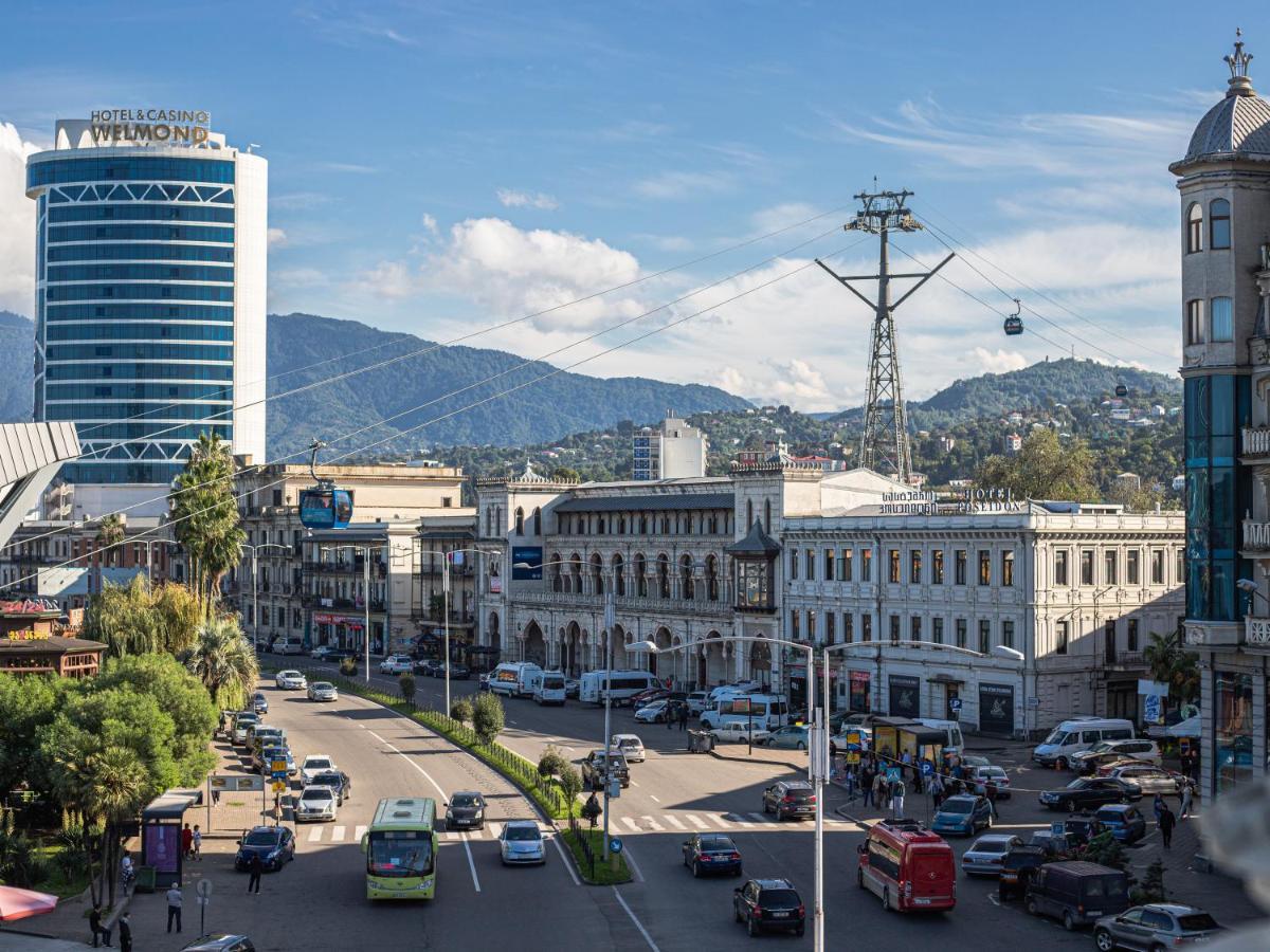 Boutique Hotel 32 Batumi Exterior foto