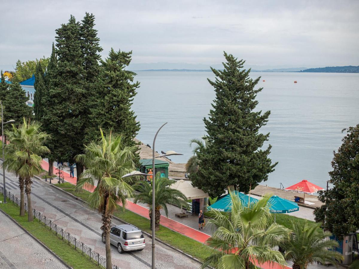 Boutique Hotel 32 Batumi Exterior foto