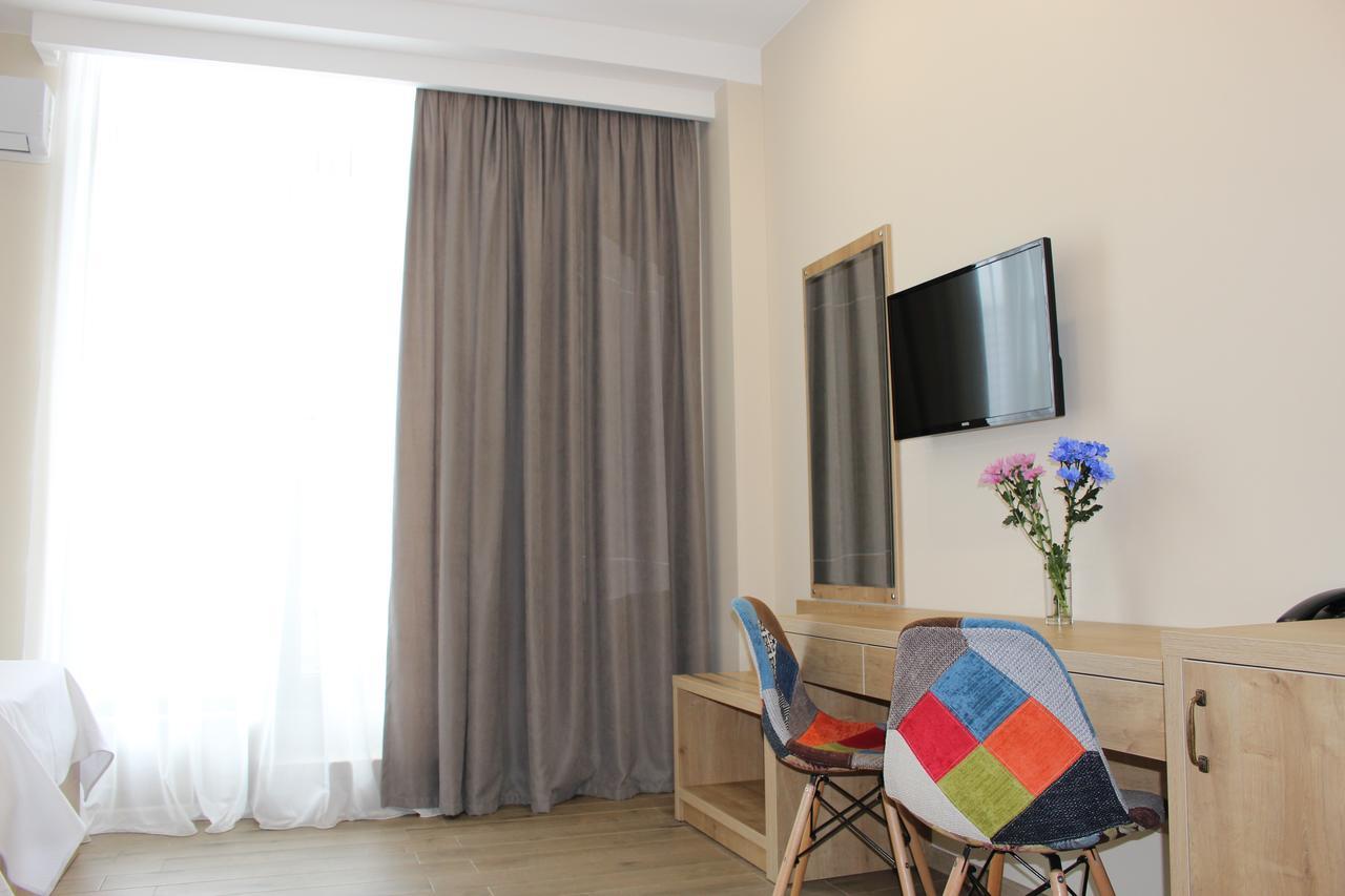 Boutique Hotel 32 Batumi Exterior foto