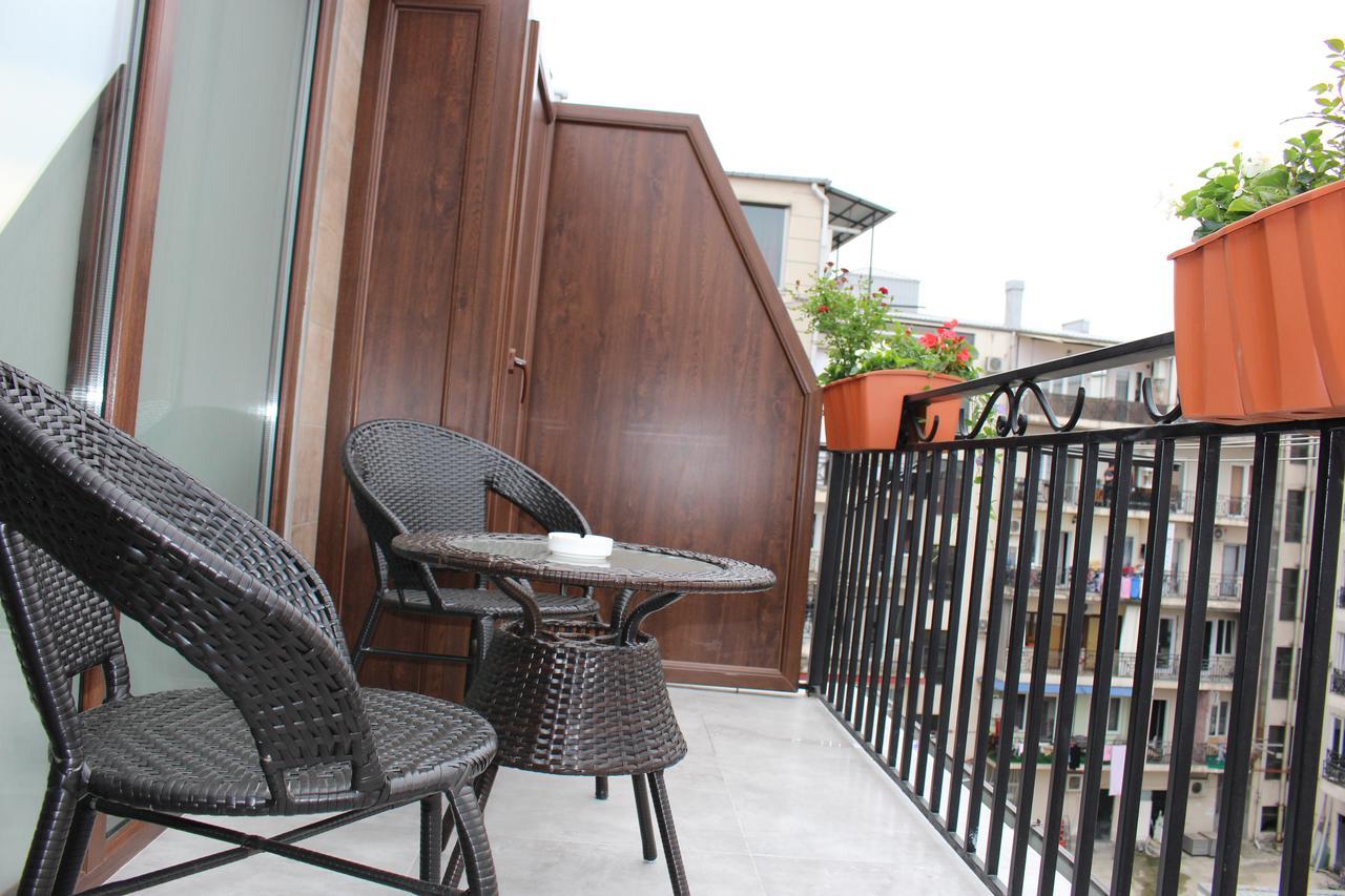 Boutique Hotel 32 Batumi Exterior foto