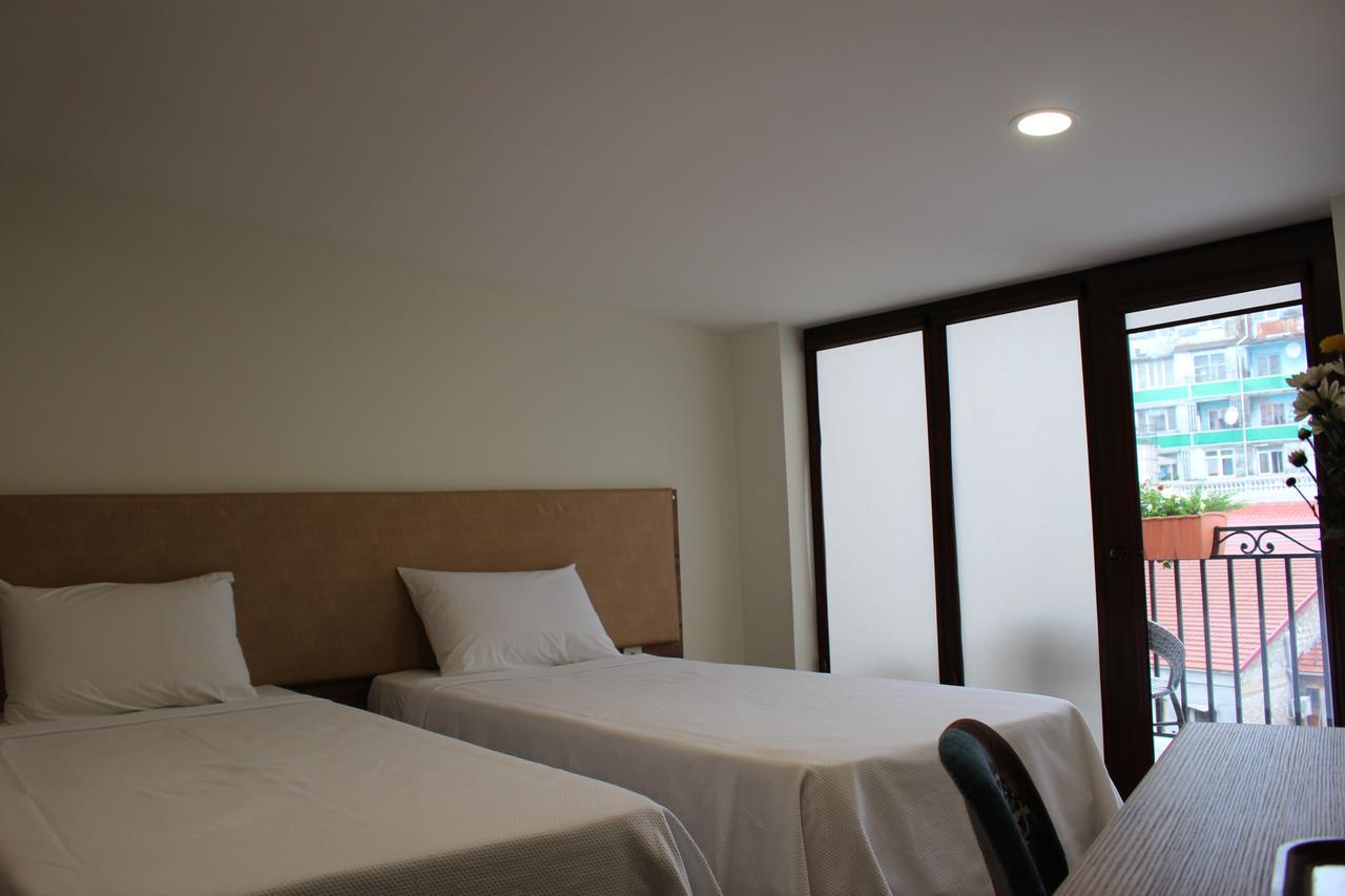 Boutique Hotel 32 Batumi Exterior foto