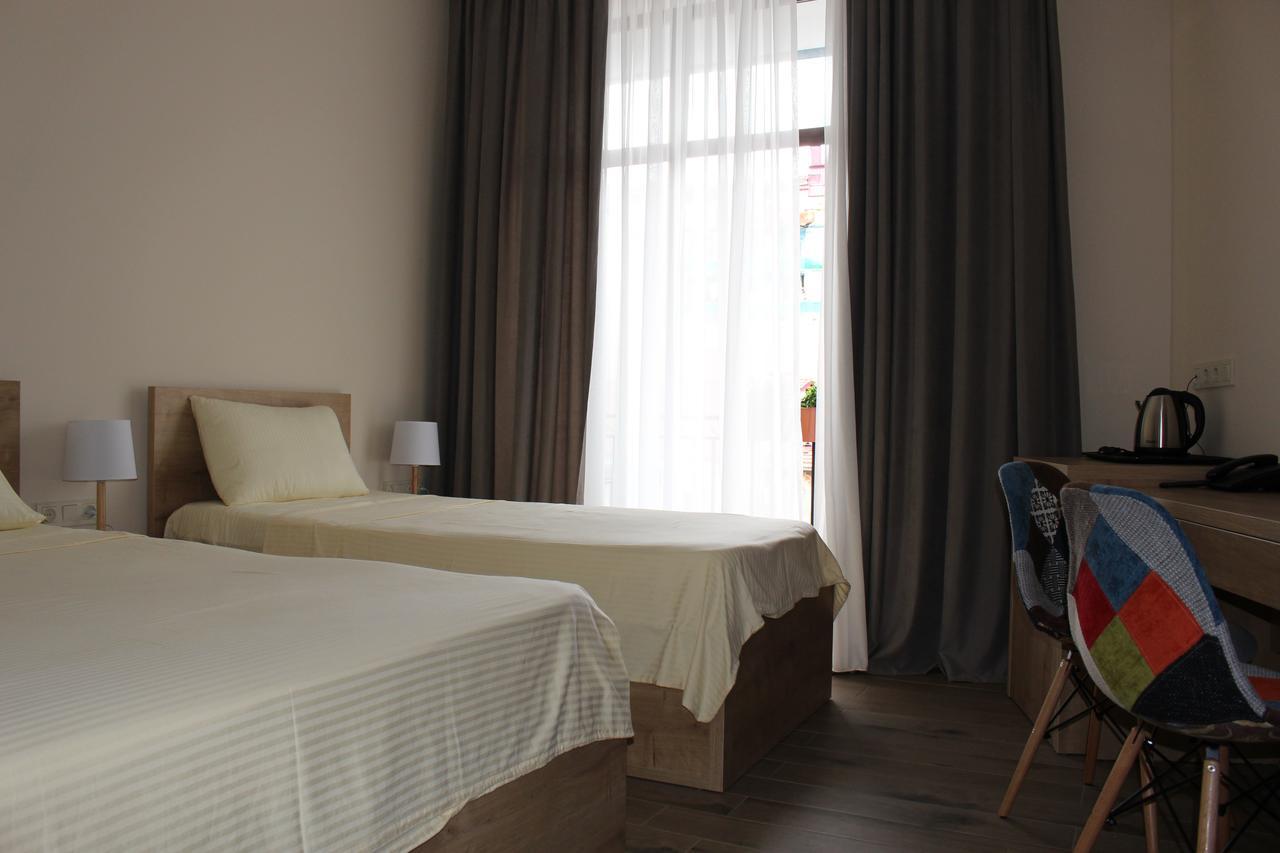 Boutique Hotel 32 Batumi Exterior foto
